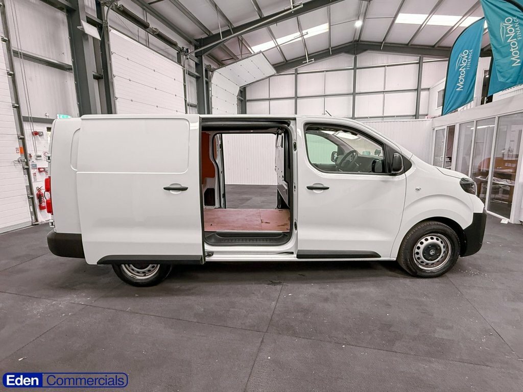 Vauxhall Vivaro Diesel #11