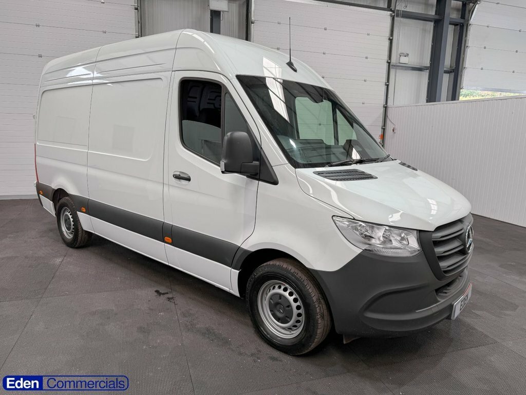 Mercedes-Benz Sprinter 2L Pro White