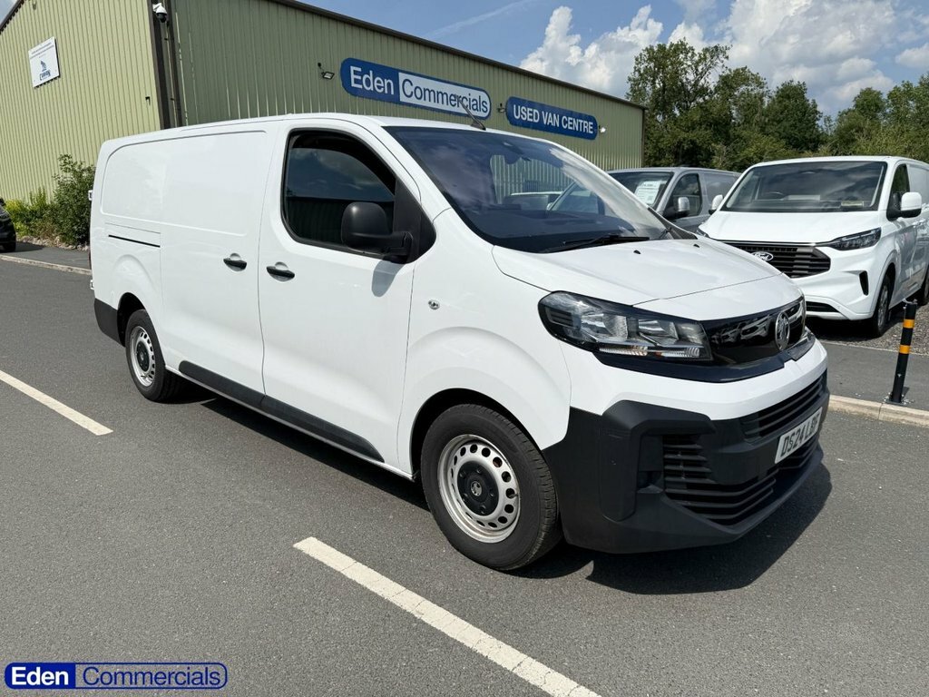 Vauxhall Vivaro 2L Prime 6Dr White