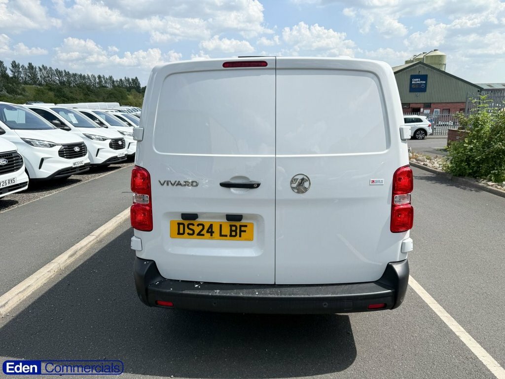 Vauxhall Vivaro 2L Prime 6Dr White #6