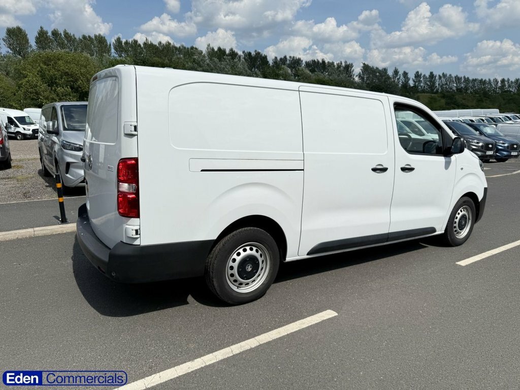 Vauxhall Vivaro 2L Prime 6Dr White #5