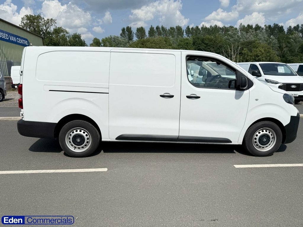 Vauxhall Vivaro 2L Prime 6Dr White #2