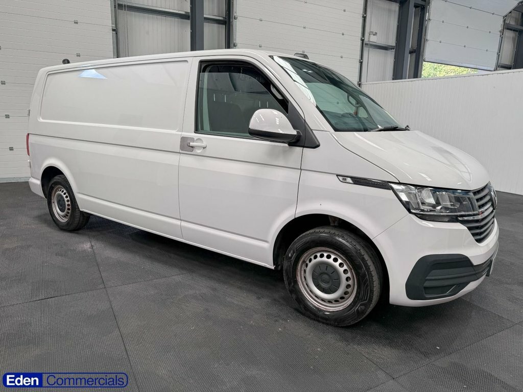 Volkswagen Transporter 2L Startline White