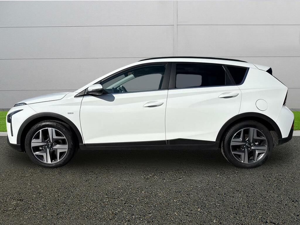 Hyundai Bayon Premium White #4