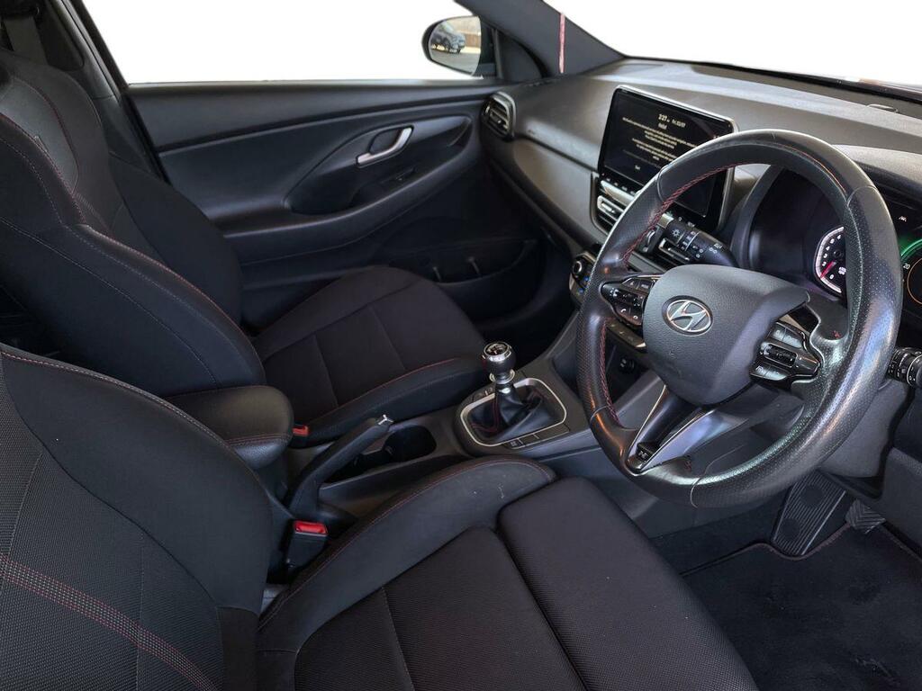 Hyundai I30 Hyundai Se Nav Fastback 1.4 T-gdi Hatch Black #15