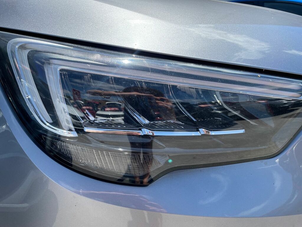Vauxhall Crossland X Sport White #21
