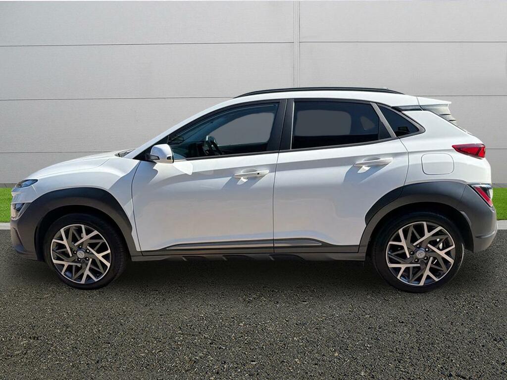 Hyundai Kona Premium White #4