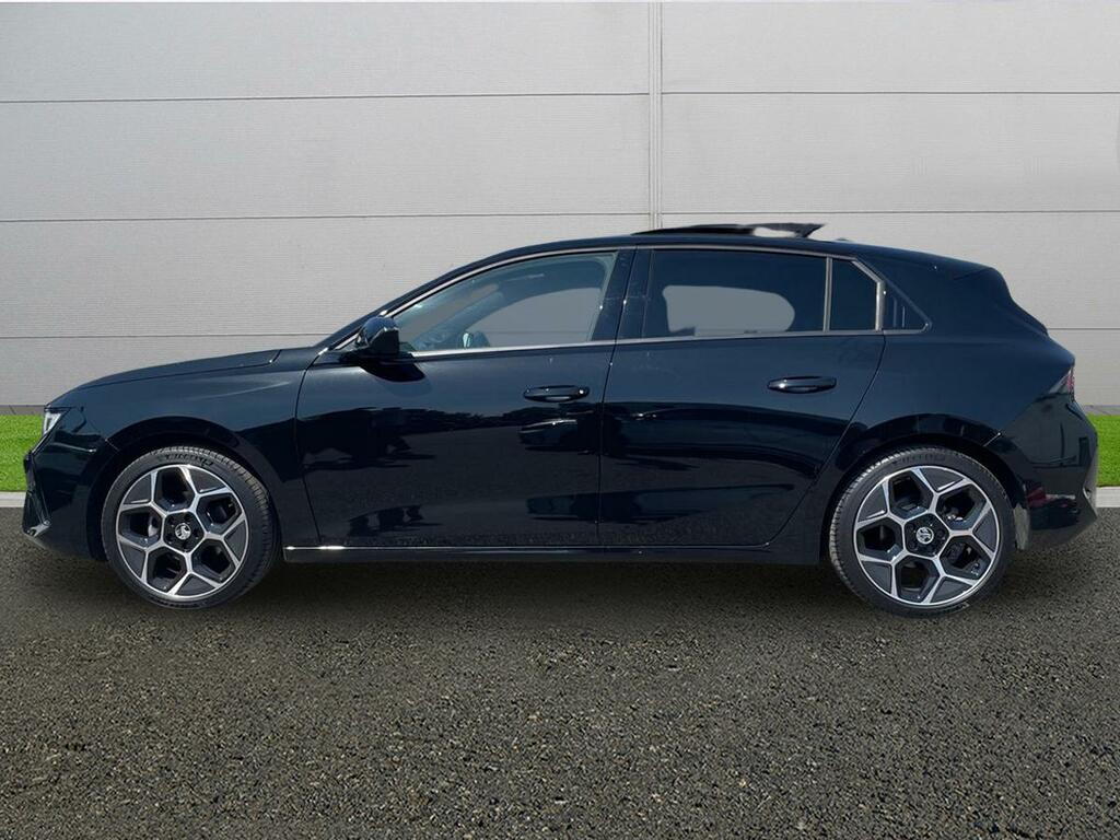 Vauxhall Astra Ultimate Black #4
