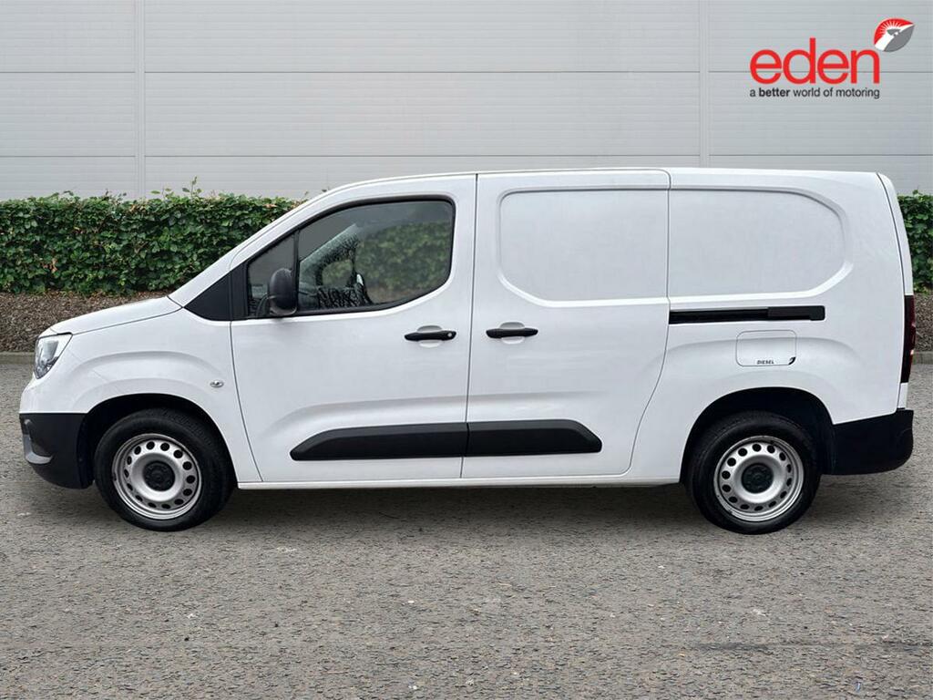 Vauxhall Combo Mpv White #4