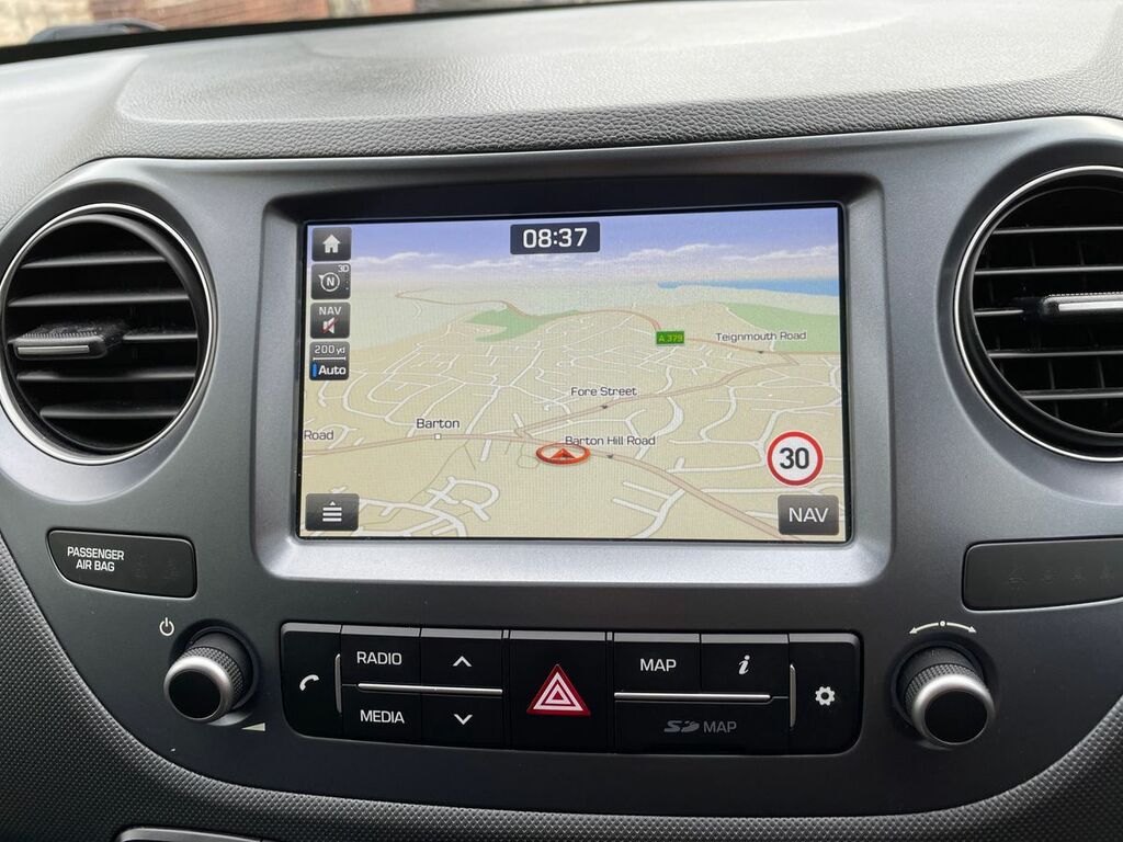 Hyundai I10 Hatchback Black #23