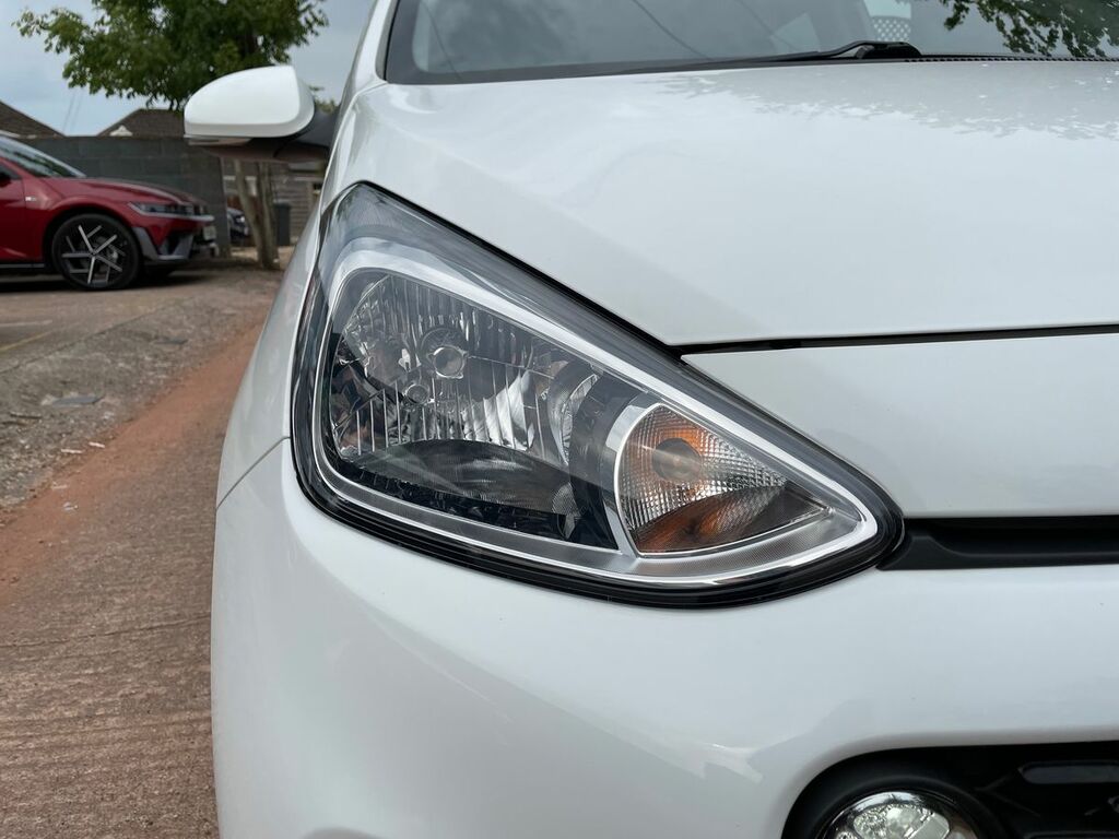 Hyundai I10 Hatchback Black #21