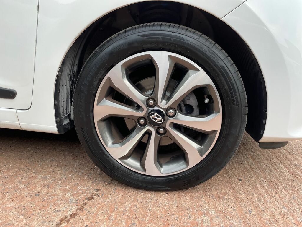 Hyundai I10 Hatchback Black #9