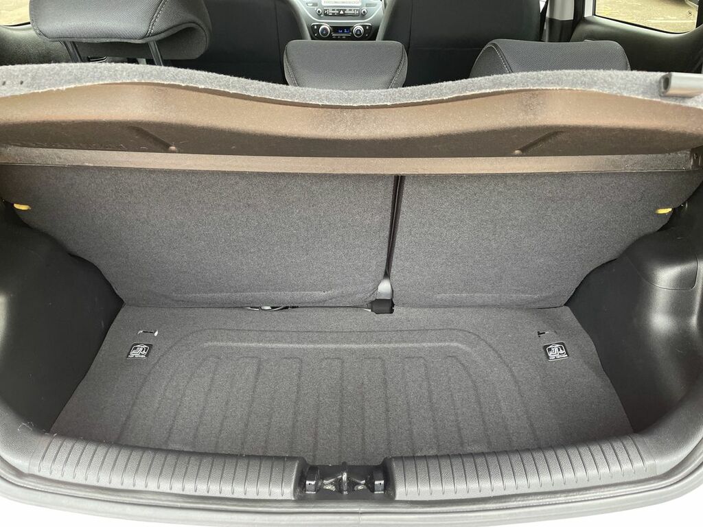 Hyundai I10 Hatchback Black #12