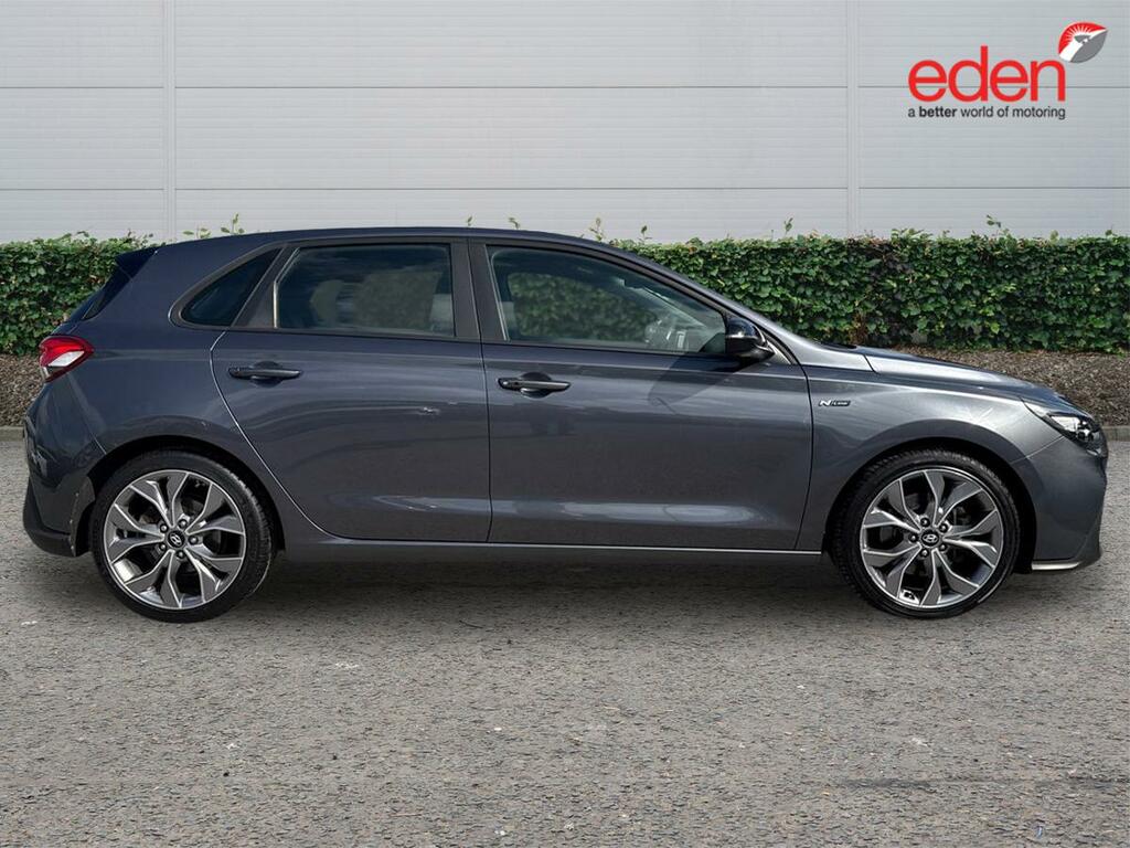 Hyundai I30 Hatchback White #8