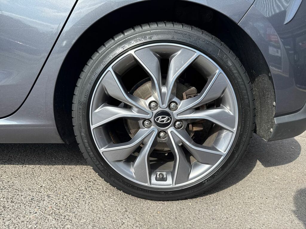 Hyundai I30 Hatchback White #9