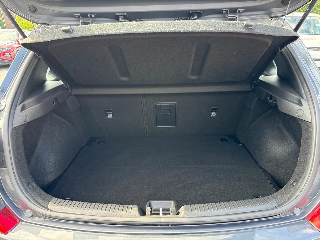 Hyundai I30 Hatchback White #12