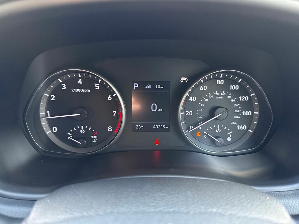 Hyundai I30 Hatchback White #14