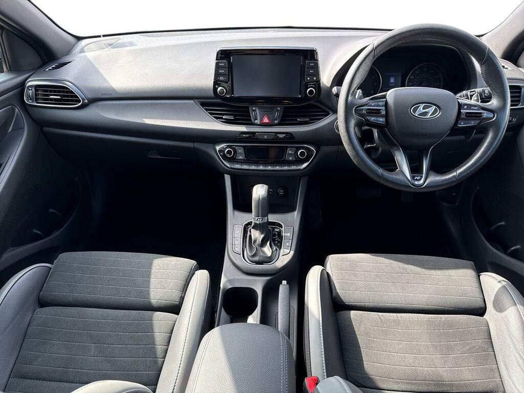 Hyundai I30 Hatchback White #13