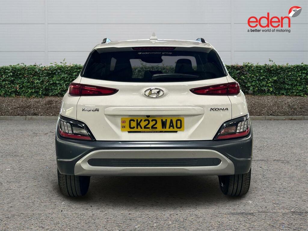 Hyundai Kona Premium White #6