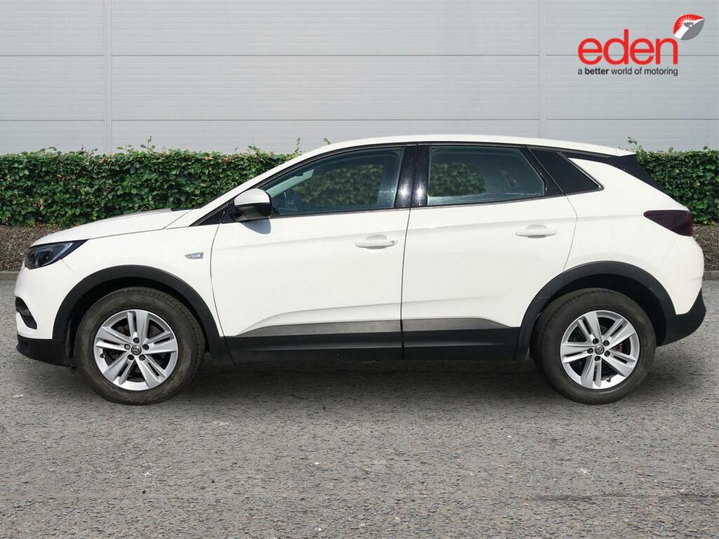 Vauxhall Grandland X Se White #4