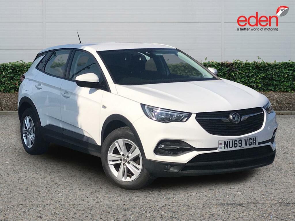 Vauxhall Grandland X Se White