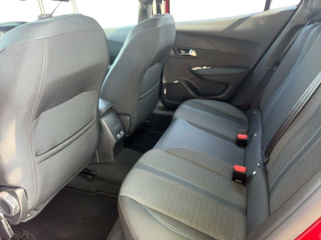 Peugeot 2008 1.2 Puretech Active Premium-plus Red #11