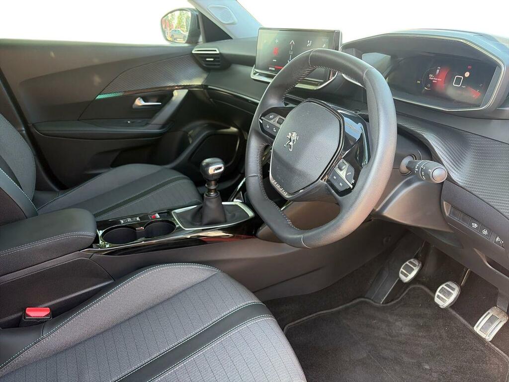 Peugeot 2008 1.2 Puretech Active Premium-plus Red #15