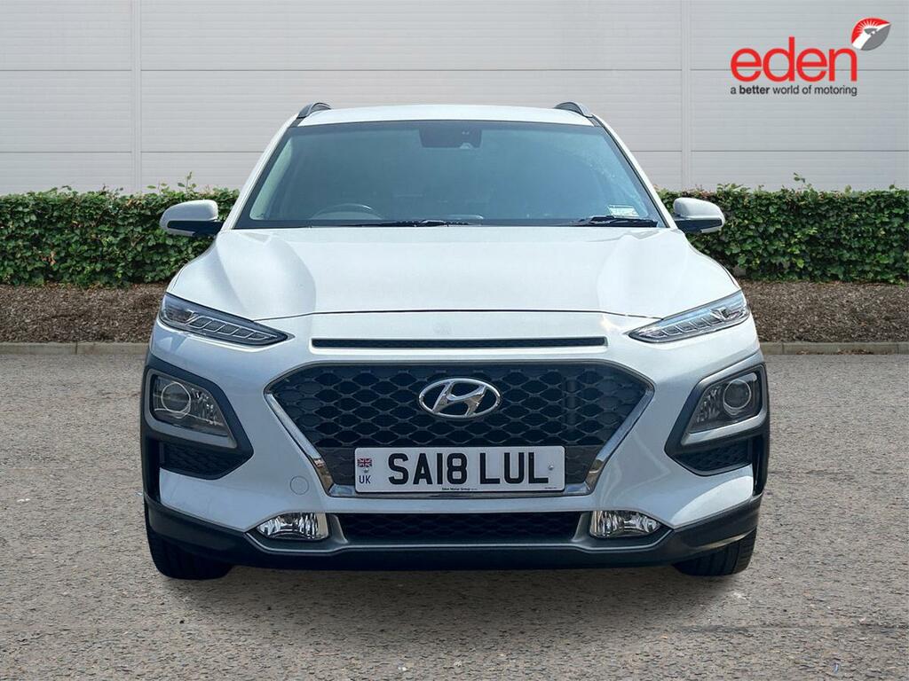 Hyundai Kona Premium White #2