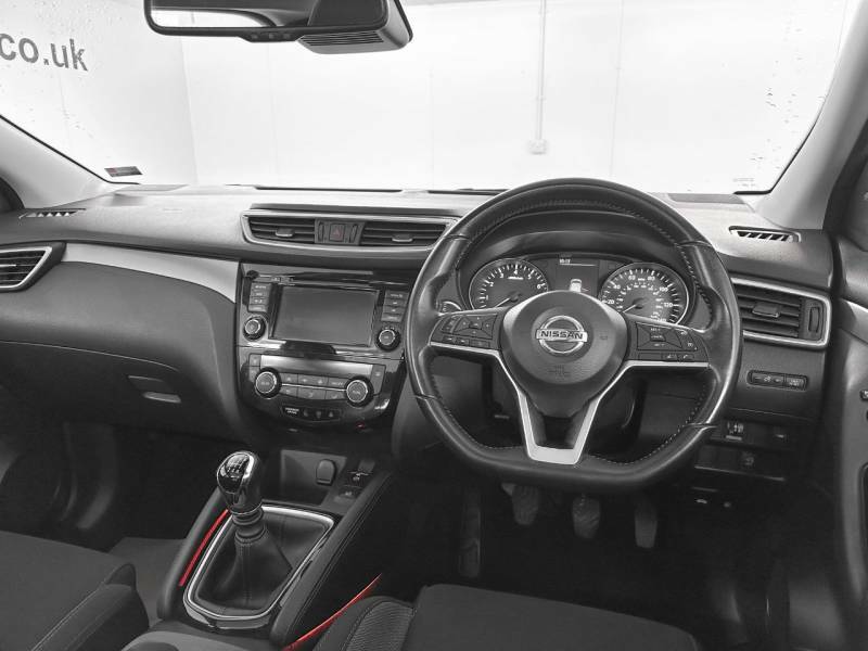 Nissan Qashqai 1.3 Dig-t N-connecta Red #2