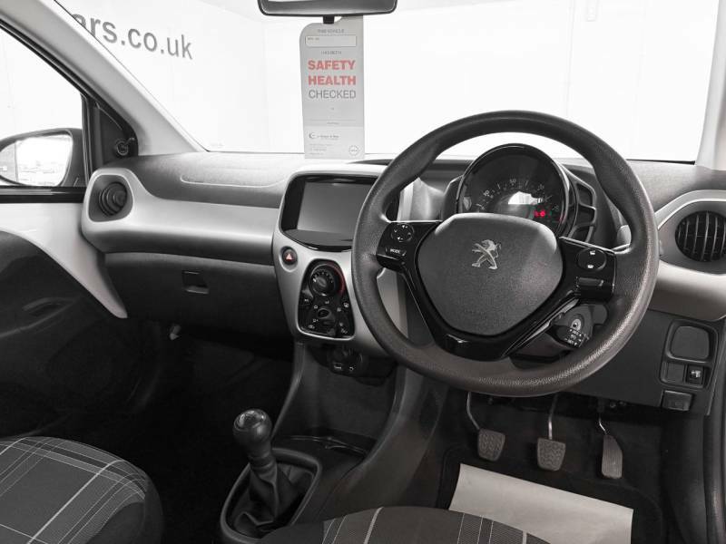 Peugeot 108 1.0 Active White #2