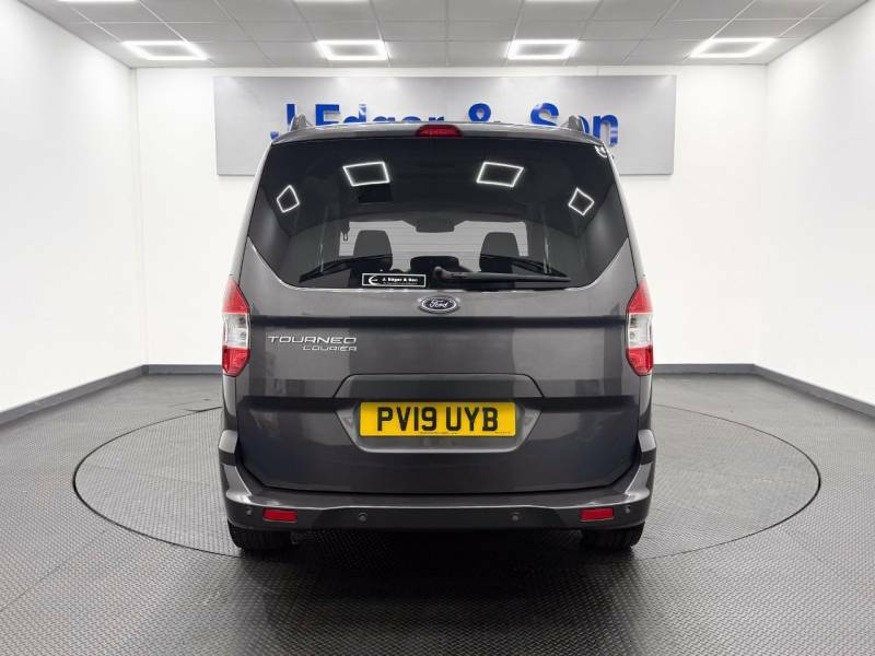 Ford Tourneo Courier Titanium Black #6