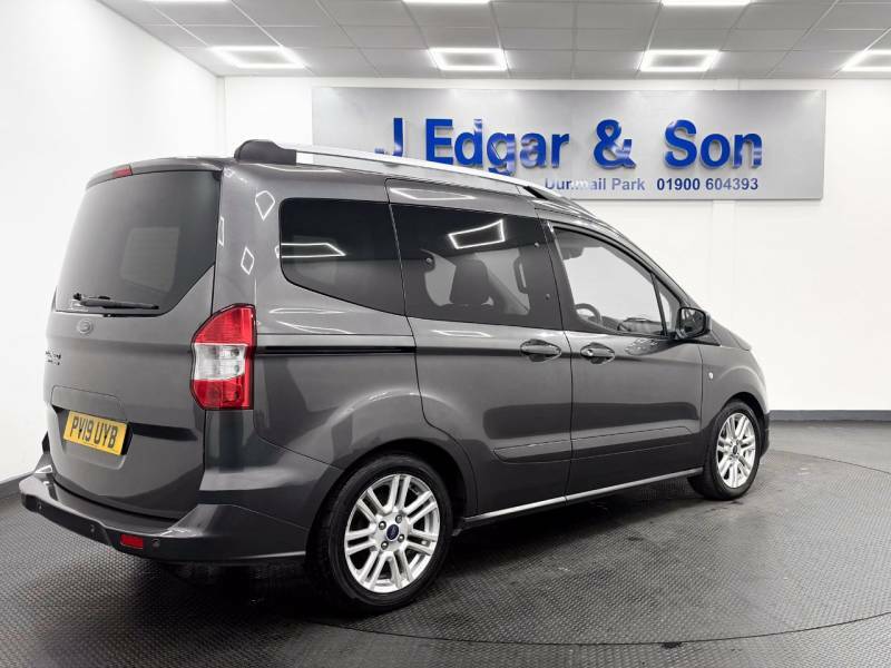 Ford Tourneo Courier Titanium Black #7