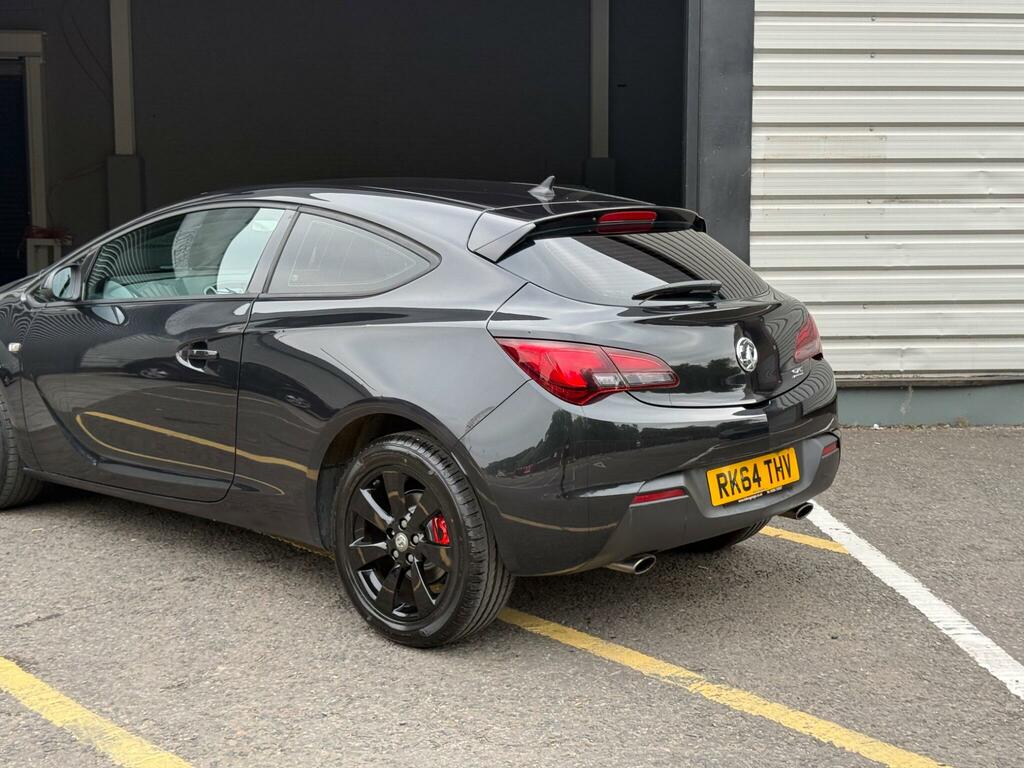 Vauxhall Astra GTC Coupe White #31
