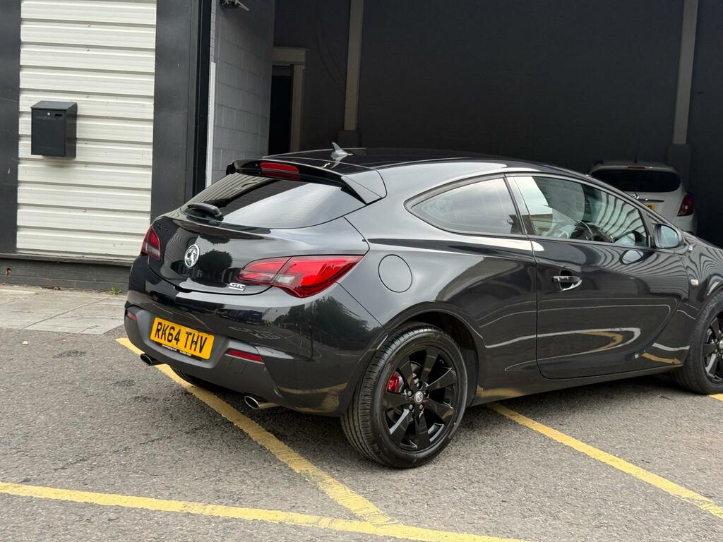 Vauxhall Astra GTC Coupe White #35