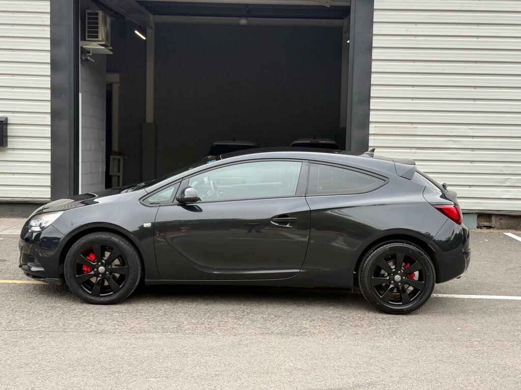 Vauxhall Astra GTC Coupe White #26