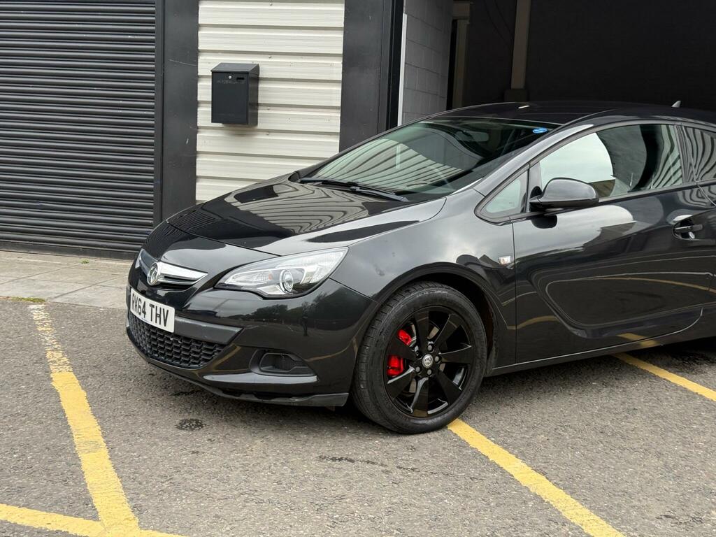 Vauxhall Astra GTC Coupe White #15