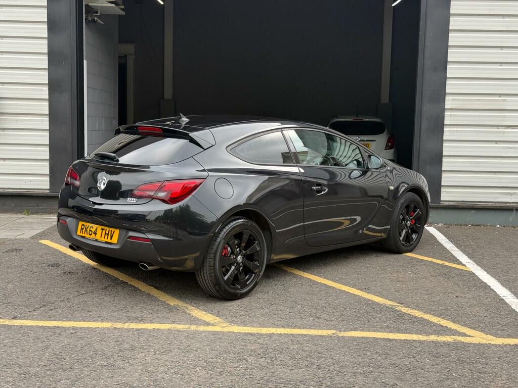 Vauxhall Astra GTC Coupe White #37