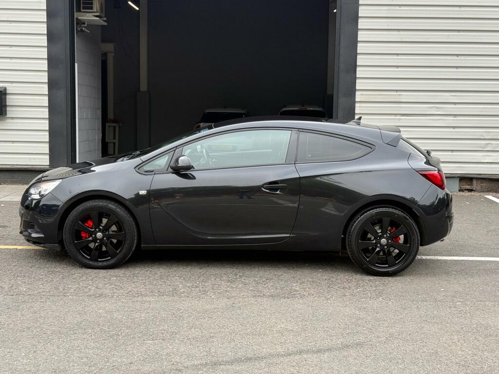 Vauxhall Astra GTC Coupe White #28