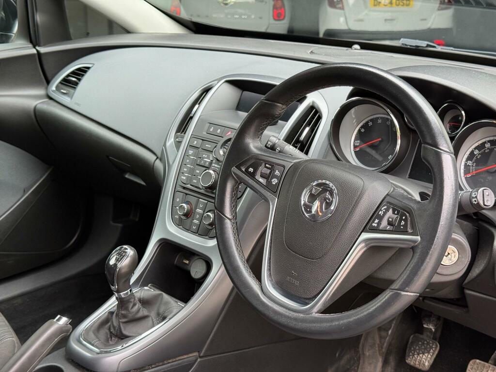 Vauxhall Astra GTC Coupe White #52
