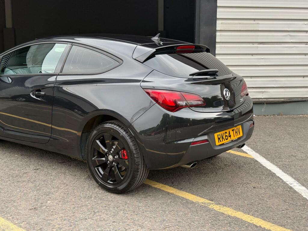 Vauxhall Astra GTC Coupe White #30