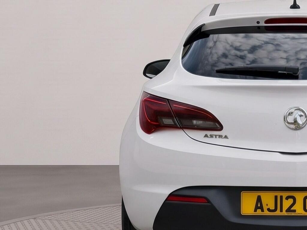 Vauxhall Astra GTC Gtc 2.0 Cdti 16V White #28