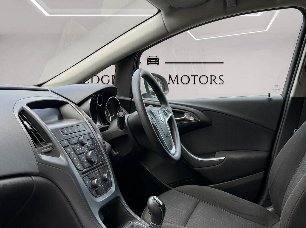 Vauxhall Astra GTC Gtc 2.0 Cdti 16V White #40