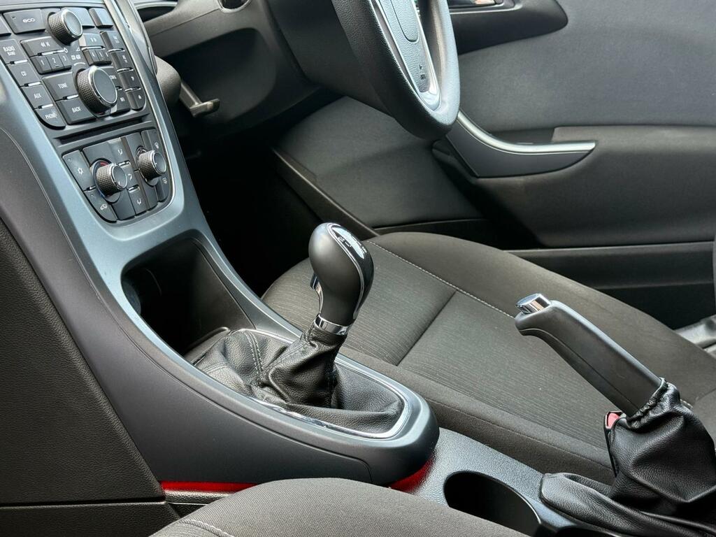 Vauxhall Astra GTC Gtc 2.0 Cdti 16V White #33
