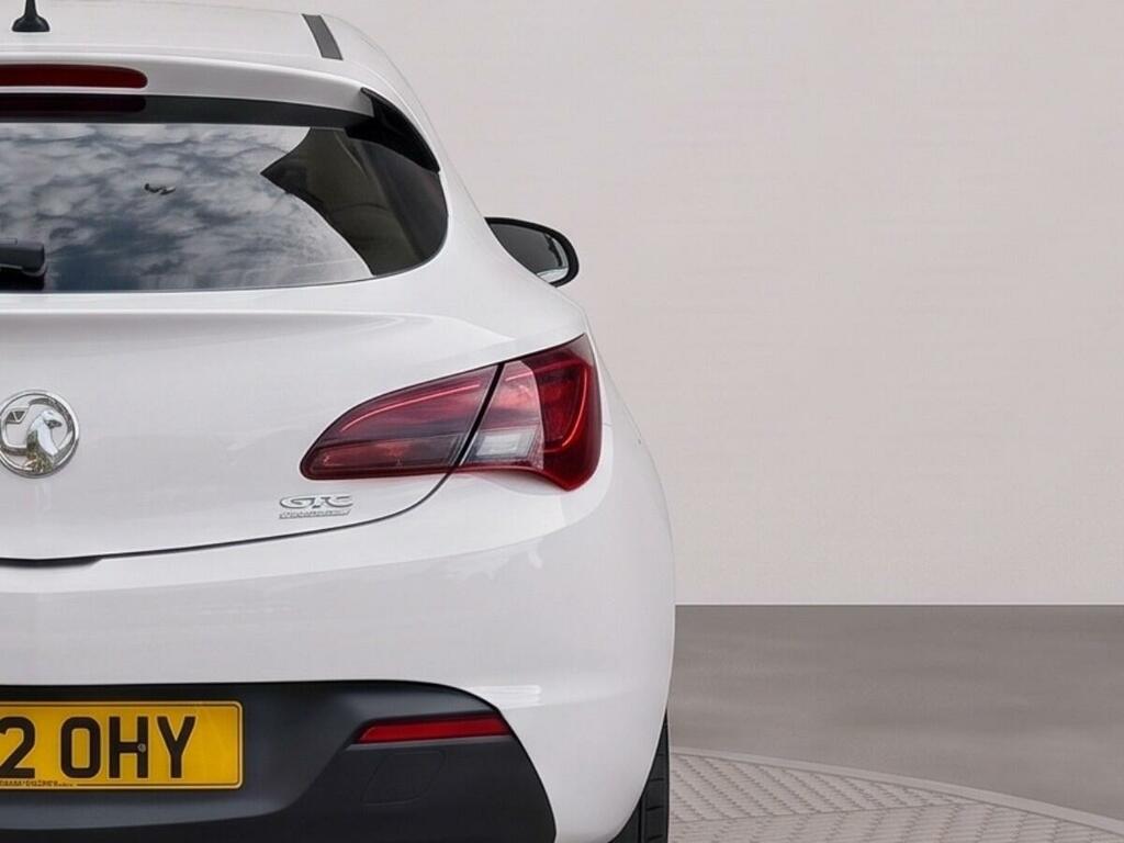 Vauxhall Astra GTC Gtc 2.0 Cdti 16V White #27