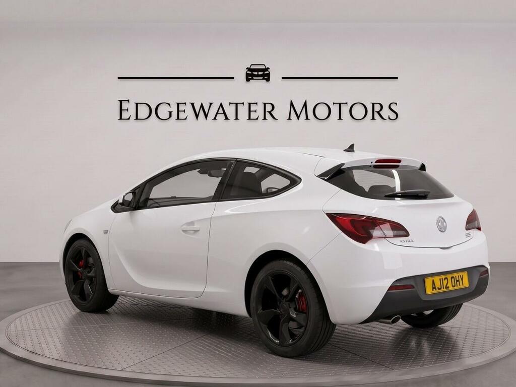 Vauxhall Astra GTC Sport White #5