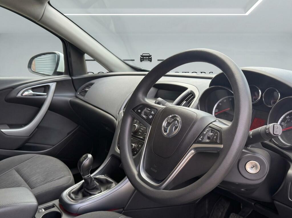Vauxhall Astra GTC Gtc 2.0 Cdti 16V White #36