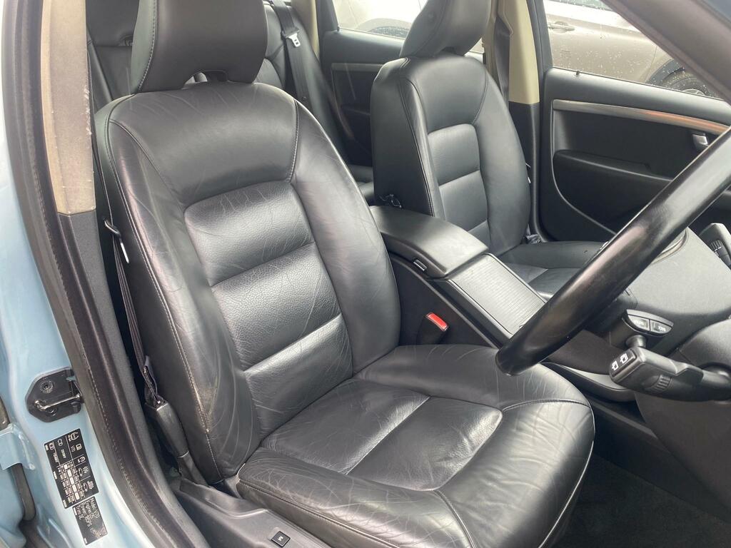 Volvo V70 2.4 D5 Se Lux Estate Geartronic Awd 2 Blue #33