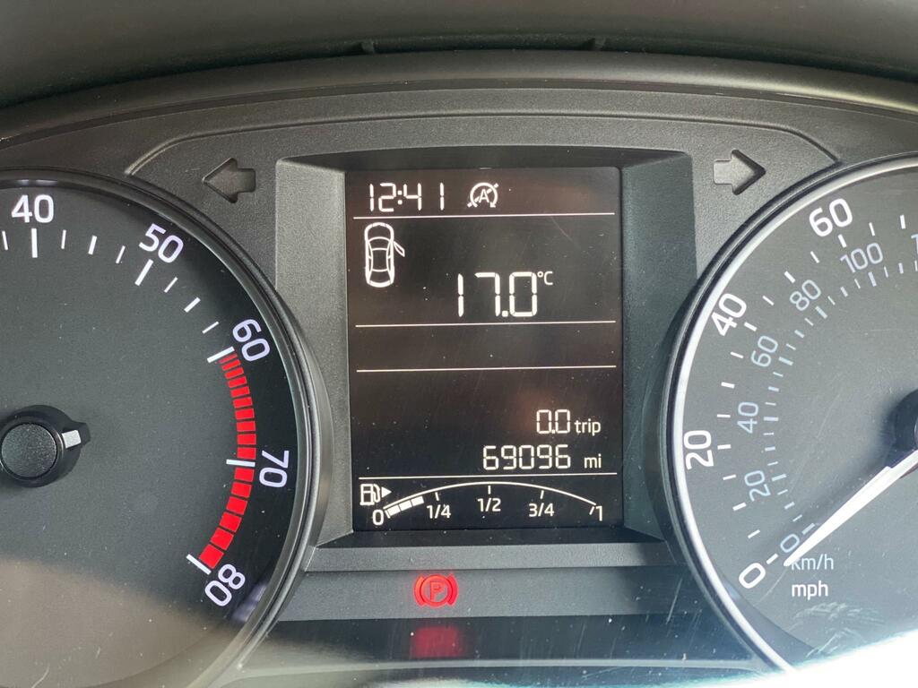 Skoda Fabia Hatchback Green #18