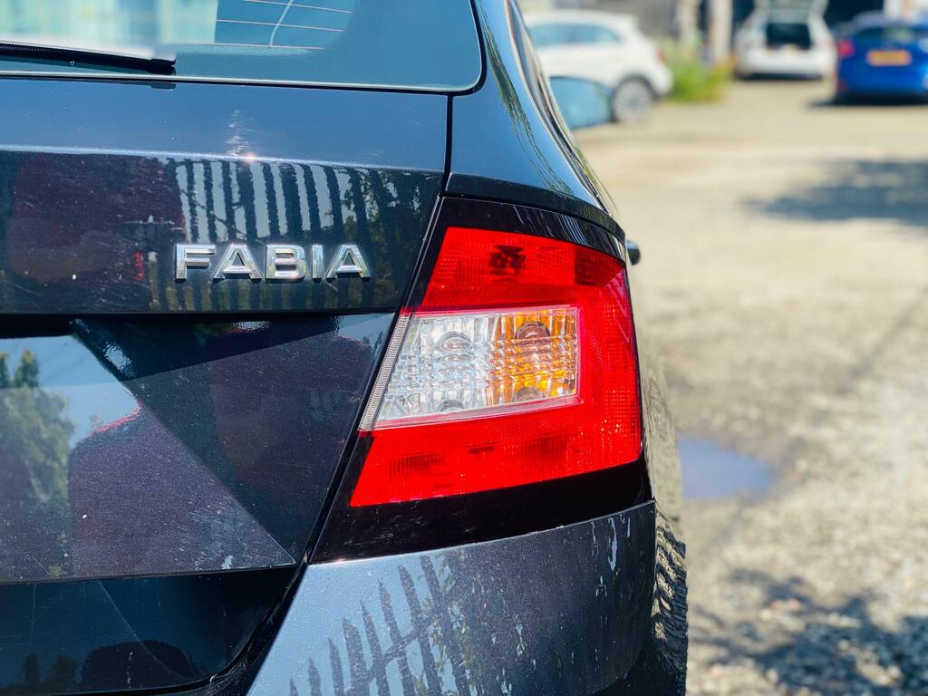 Skoda Fabia Hatchback Green #11