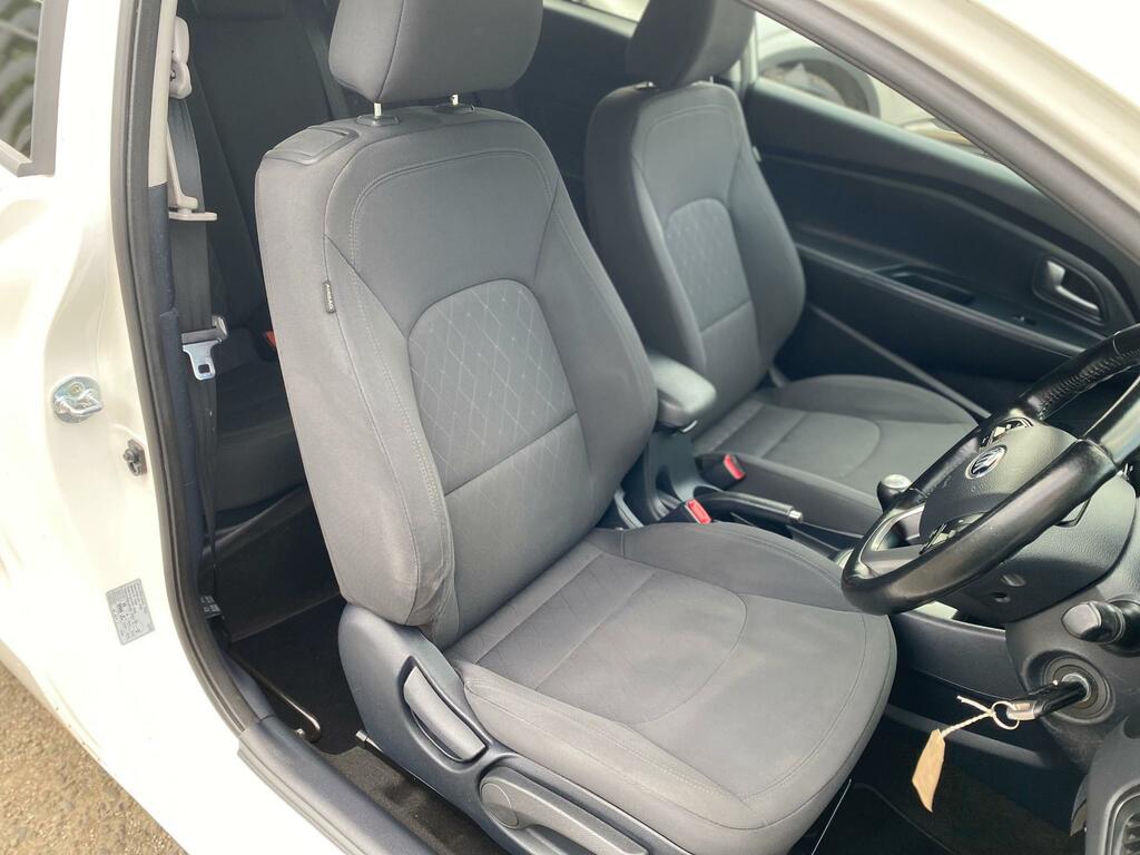 Kia RIO 1.25 1 Air White #18
